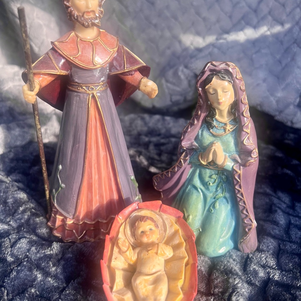 Greenbrier International Resin Nativity - 3 pieces